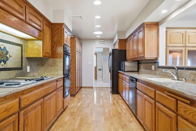 6110 Romany Dr, San Diego, CA 92120