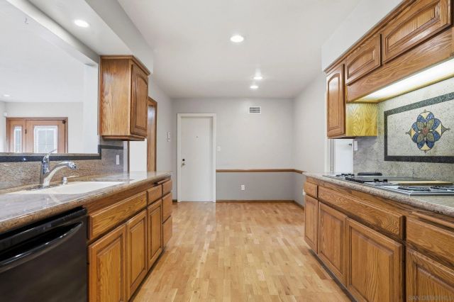 6110 Romany Dr, San Diego, CA 92120