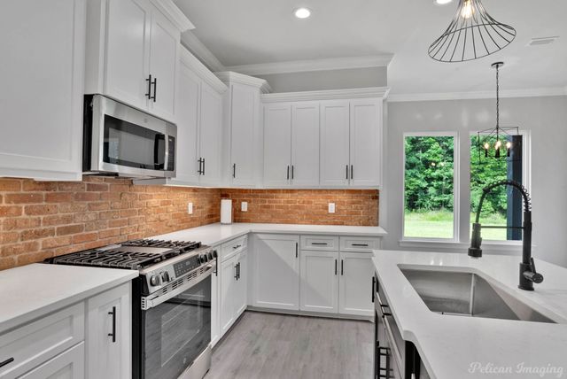 8142 MYRTLEWOOD Drive, Greenwood, LA 71033