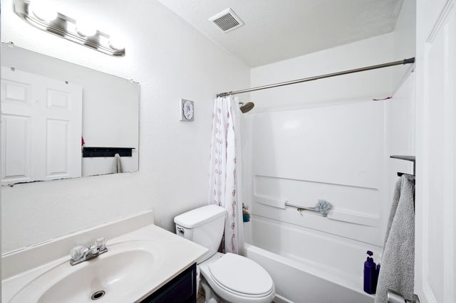 1024 93rd Street SW, Albuquerque, NM 87121