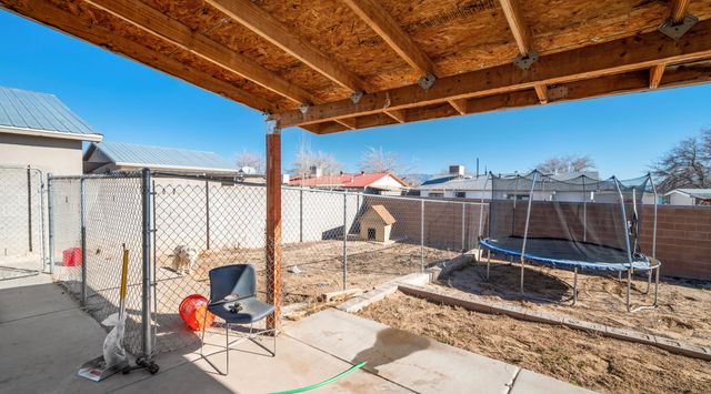 1024 93rd Street SW, Albuquerque, NM 87121
