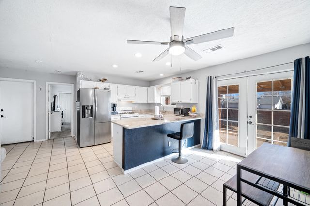 1024 93rd Street SW, Albuquerque, NM 87121