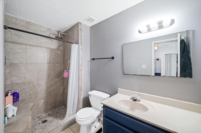 1024 93rd Street SW, Albuquerque, NM 87121