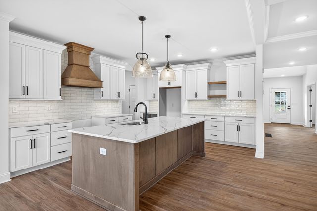 1348 Angus Trail, Lexington, KY 40509