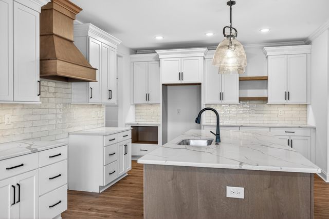 1348 Angus Trail, Lexington, KY 40509