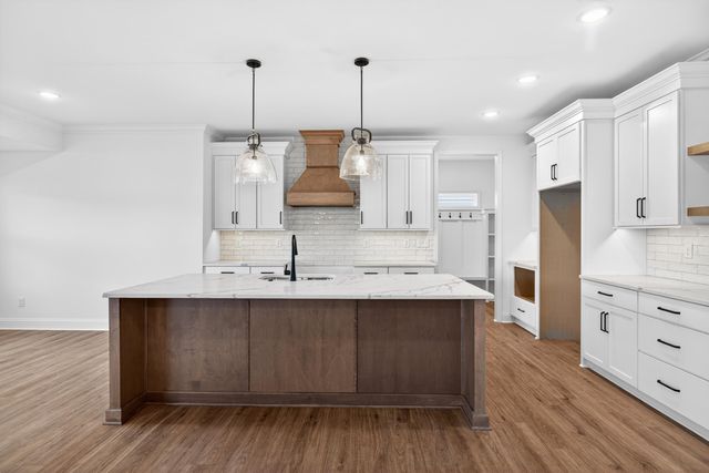 1348 Angus Trail, Lexington, KY 40509