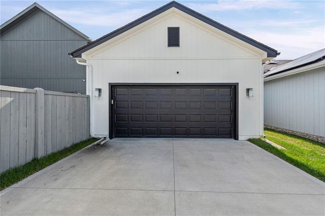 23504 E 11th Terrace S, Independence, MO 64056