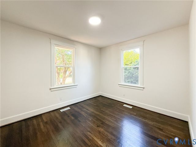 212 Norfolk Ave, Colonial Heights, VA 23834