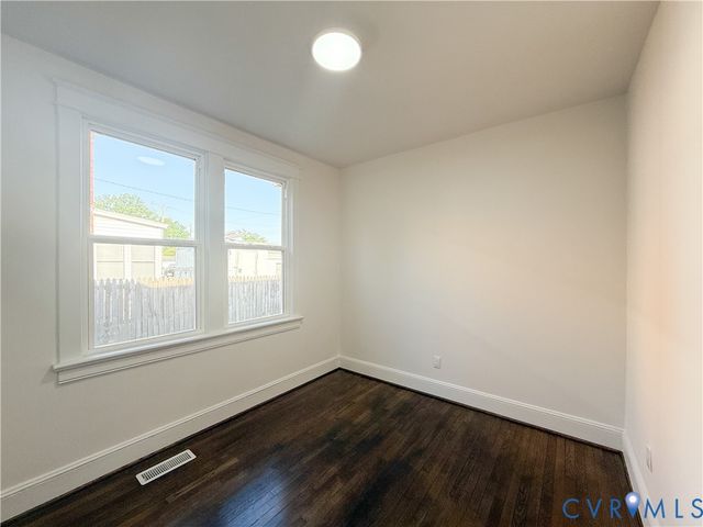 212 Norfolk Ave, Colonial Heights, VA 23834
