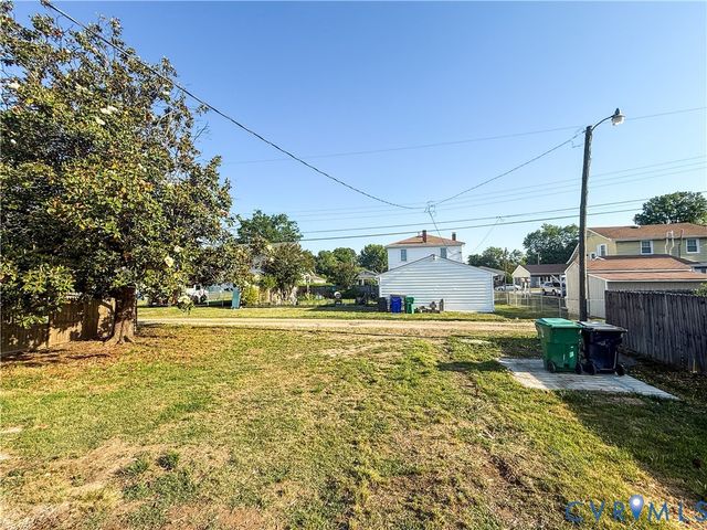 212 Norfolk Ave, Colonial Heights, VA 23834