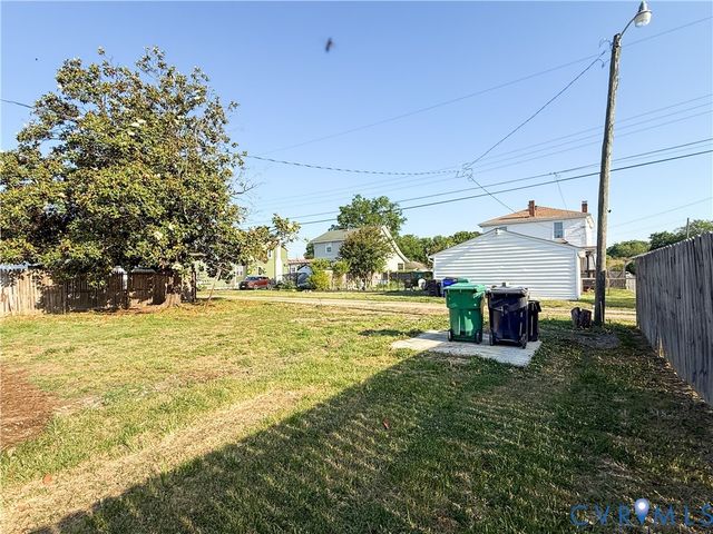 212 Norfolk Ave, Colonial Heights, VA 23834