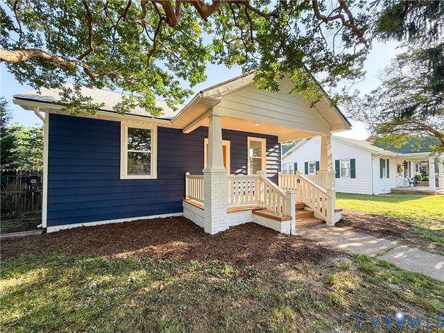 212 Norfolk Ave, Colonial Heights, VA 23834