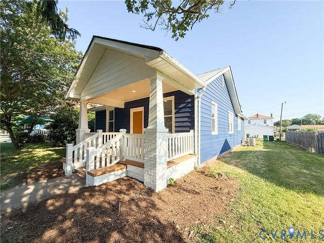 212 Norfolk Ave, Colonial Heights, VA 23834