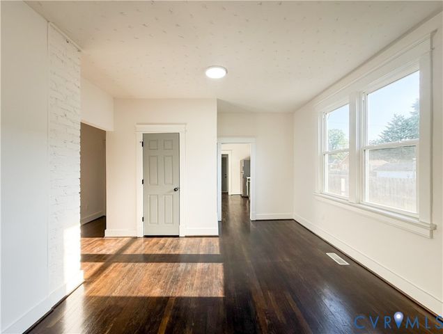 212 Norfolk Ave, Colonial Heights, VA 23834
