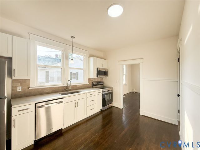 212 Norfolk Ave, Colonial Heights, VA 23834