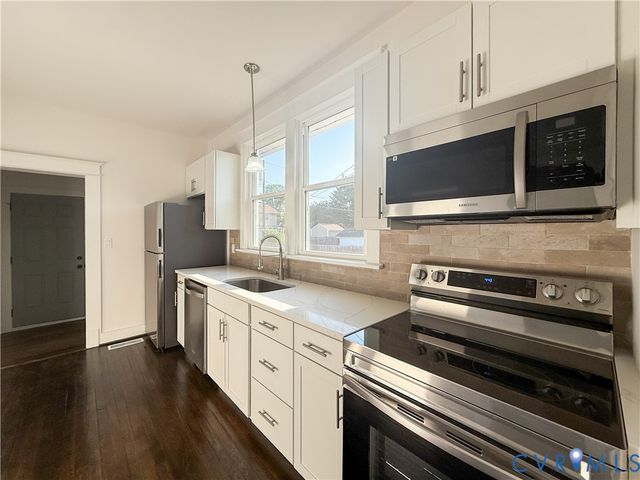 212 Norfolk Ave, Colonial Heights, VA 23834