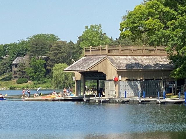 820 Golf Lane, Lake Barrington, IL 60010