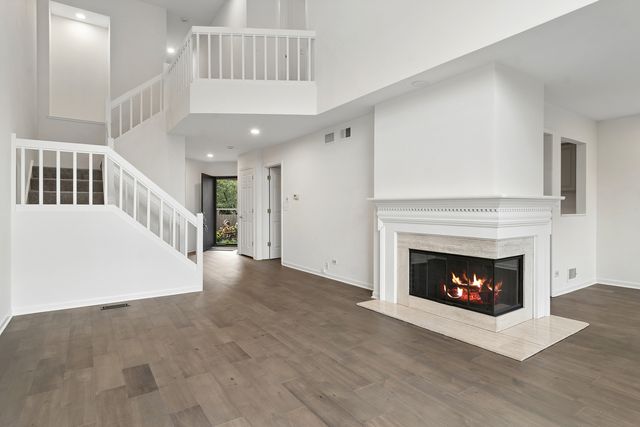 820 Golf Lane, Lake Barrington, IL 60010