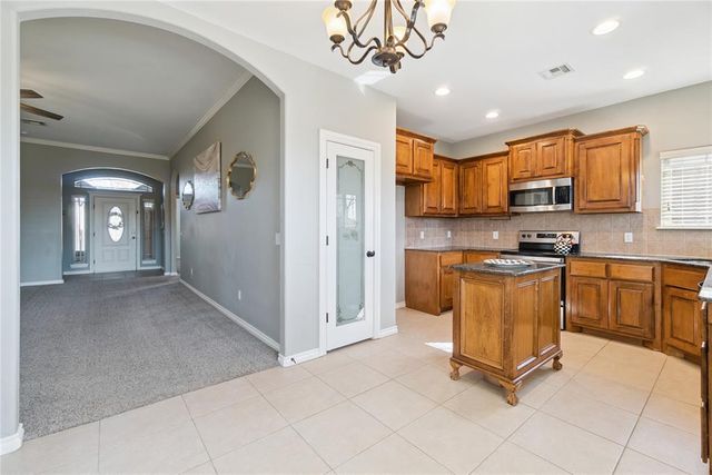 712 Woods Way, Moore, OK 73160