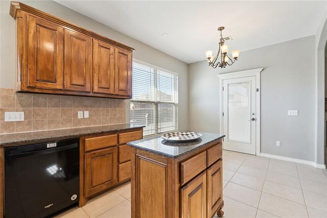 712 Woods Way, Moore, OK 73160