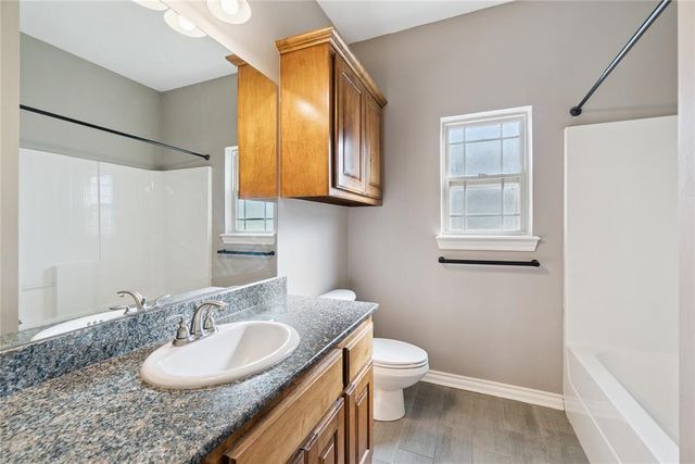 712 Woods Way, Moore, OK 73160