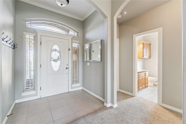 712 Woods Way, Moore, OK 73160