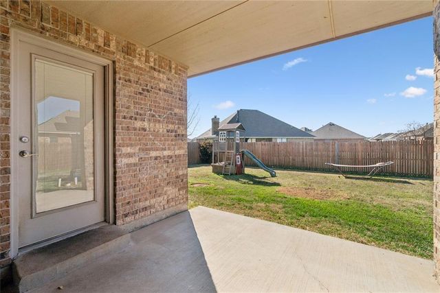 712 Woods Way, Moore, OK 73160