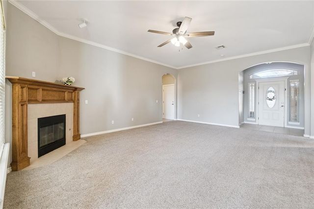 712 Woods Way, Moore, OK 73160