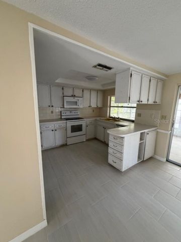 7818 FOXWOOD DRIVE, New Port Richey, FL 34653