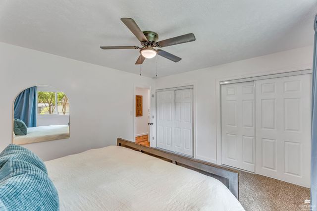 2421 Brook Lane, Manhattan, KS 66502