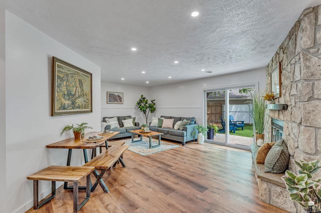 2421 Brook Lane, Manhattan, KS 66502