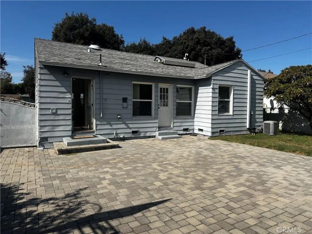 6108 Village Road, Lakewood, CA 90713