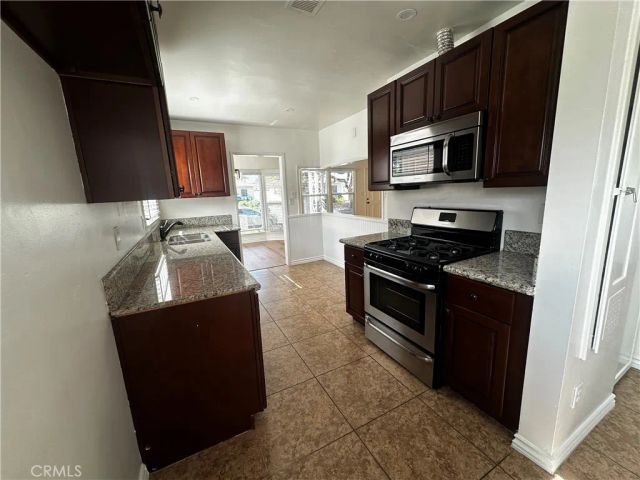 6108 Village Road, Lakewood, CA 90713
