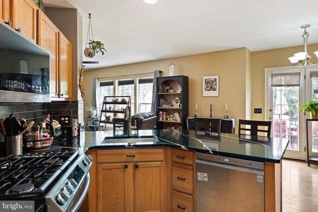 11 BUTTONWOOD CT, Newark, DE 19702