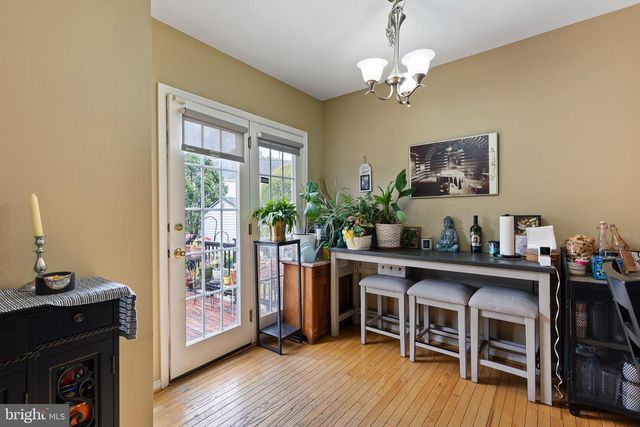 11 BUTTONWOOD CT, Newark, DE 19702