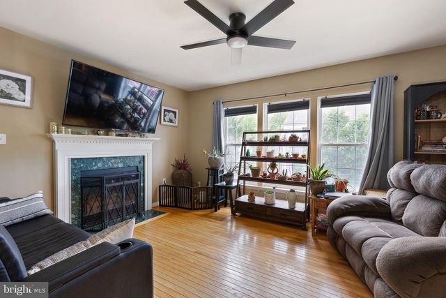 11 BUTTONWOOD CT, Newark, DE 19702