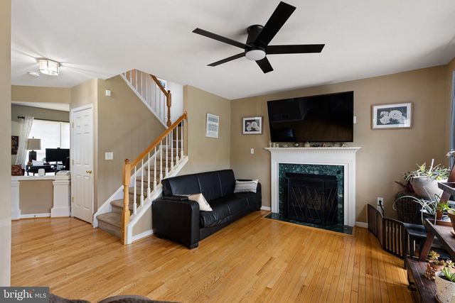 11 BUTTONWOOD CT, Newark, DE 19702
