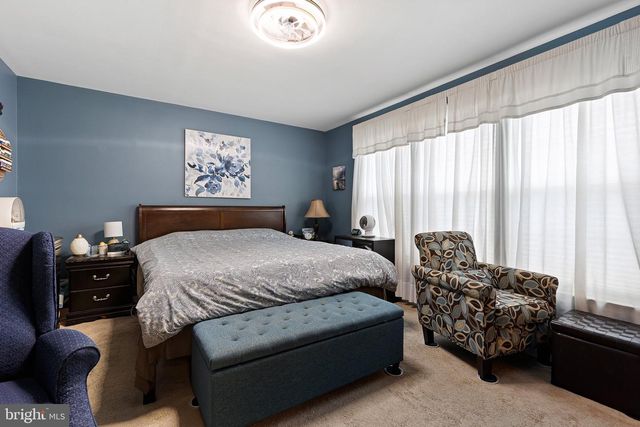 11 BUTTONWOOD CT, Newark, DE 19702