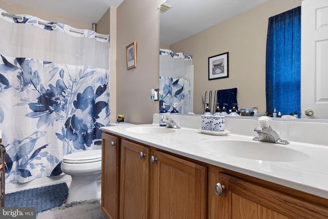 11 BUTTONWOOD CT, Newark, DE 19702