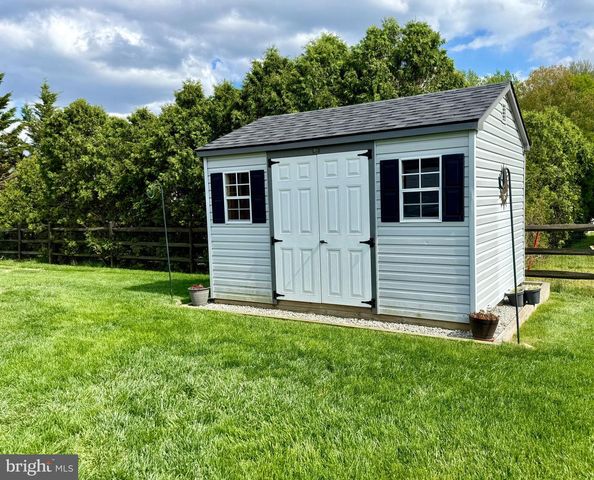 11 BUTTONWOOD CT, Newark, DE 19702
