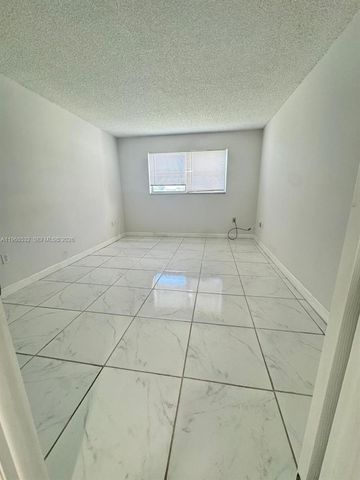 8135 Sunrise Lakes Blvd 205, Sunrise, FL 33322