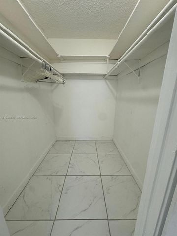 8135 Sunrise Lakes Blvd 205, Sunrise, FL 33322