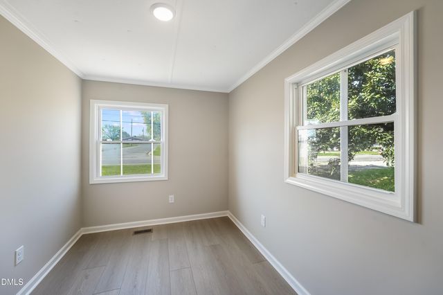 210 S Brevard Street, Selma, NC 27576