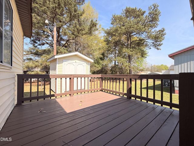 210 S Brevard Street, Selma, NC 27576