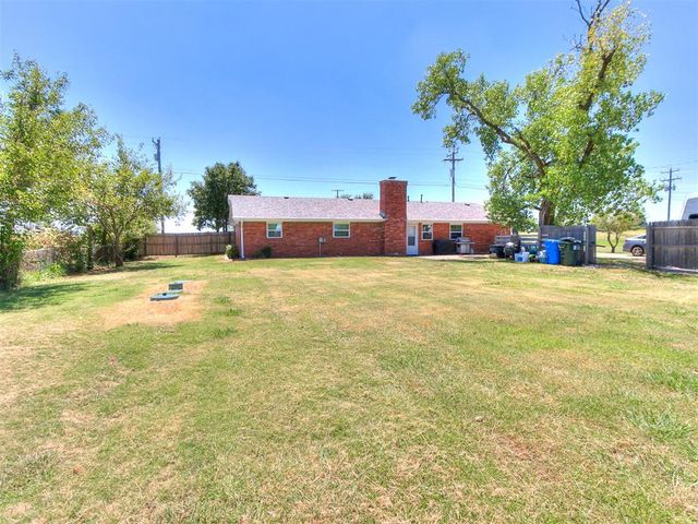 5209 W Tecumseh Road, Norman, OK 73072