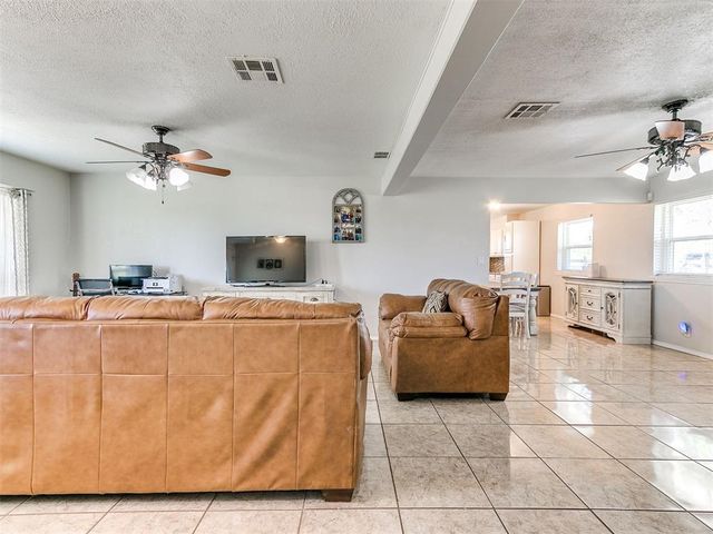 5209 W Tecumseh Road, Norman, OK 73072