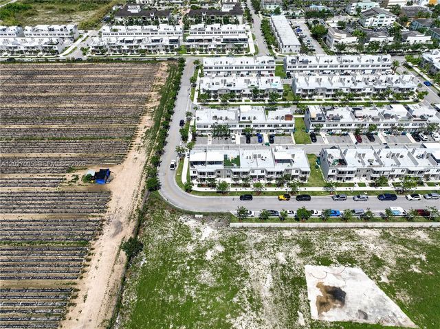 25813 SW 145th Ave, Homestead, FL 33032