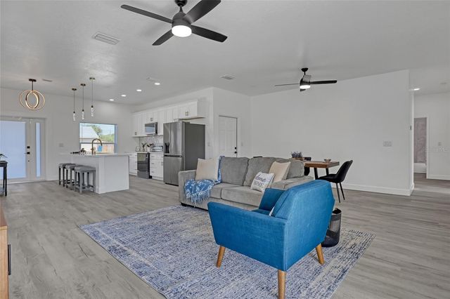 660 YARDLEY STREET SW, Palm Bay, FL 32908