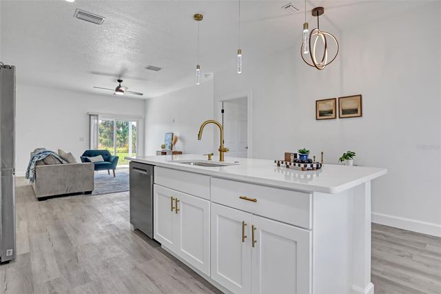 660 YARDLEY STREET SW, Palm Bay, FL 32908