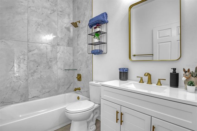 660 YARDLEY STREET SW, Palm Bay, FL 32908